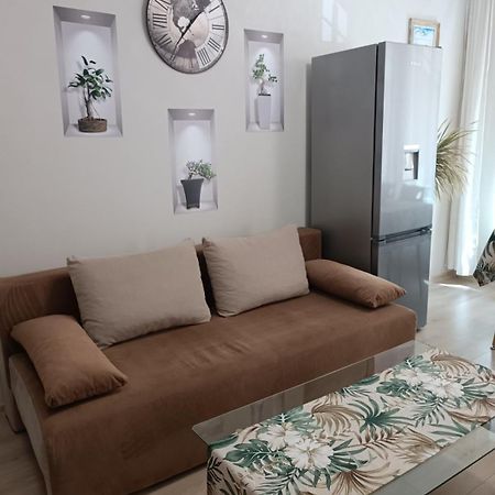 Megi Luxury Apartments Поморие Экстерьер фото